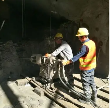 富蕴水下抗分散灌浆料特点 水下不分散注浆料介绍