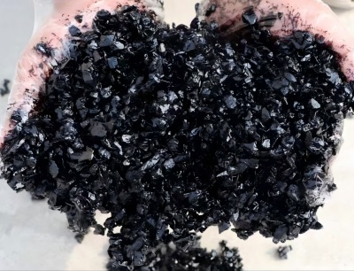 富蕴沥青冷补料（沥青砂）的优势特点与施工流程解析